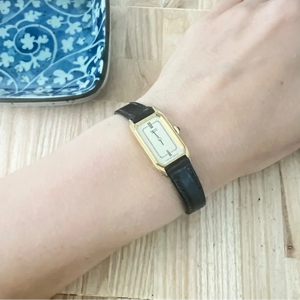 Seiko ladies gold tone octagonal black leather dress watch NEW BATTERY